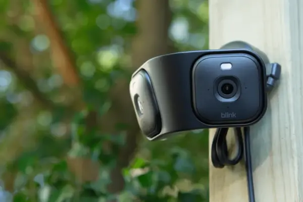 Amazon gắn hai camera lại với nhau để tạo ra Blink Arc 180 độ